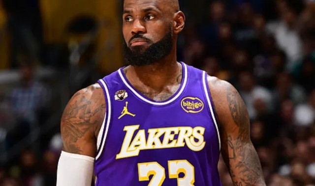 500彩票网官方大乐透走势图-詹姆斯目前出战29分钟，投篮10中2得到7分2篮板9助攻7失误